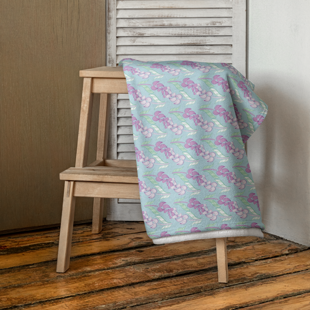 Summer Lavender Bath Towel | Cozy, Lightweight, and Absorbent